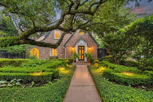 3013 Avalon Place, Houston, TX 77019