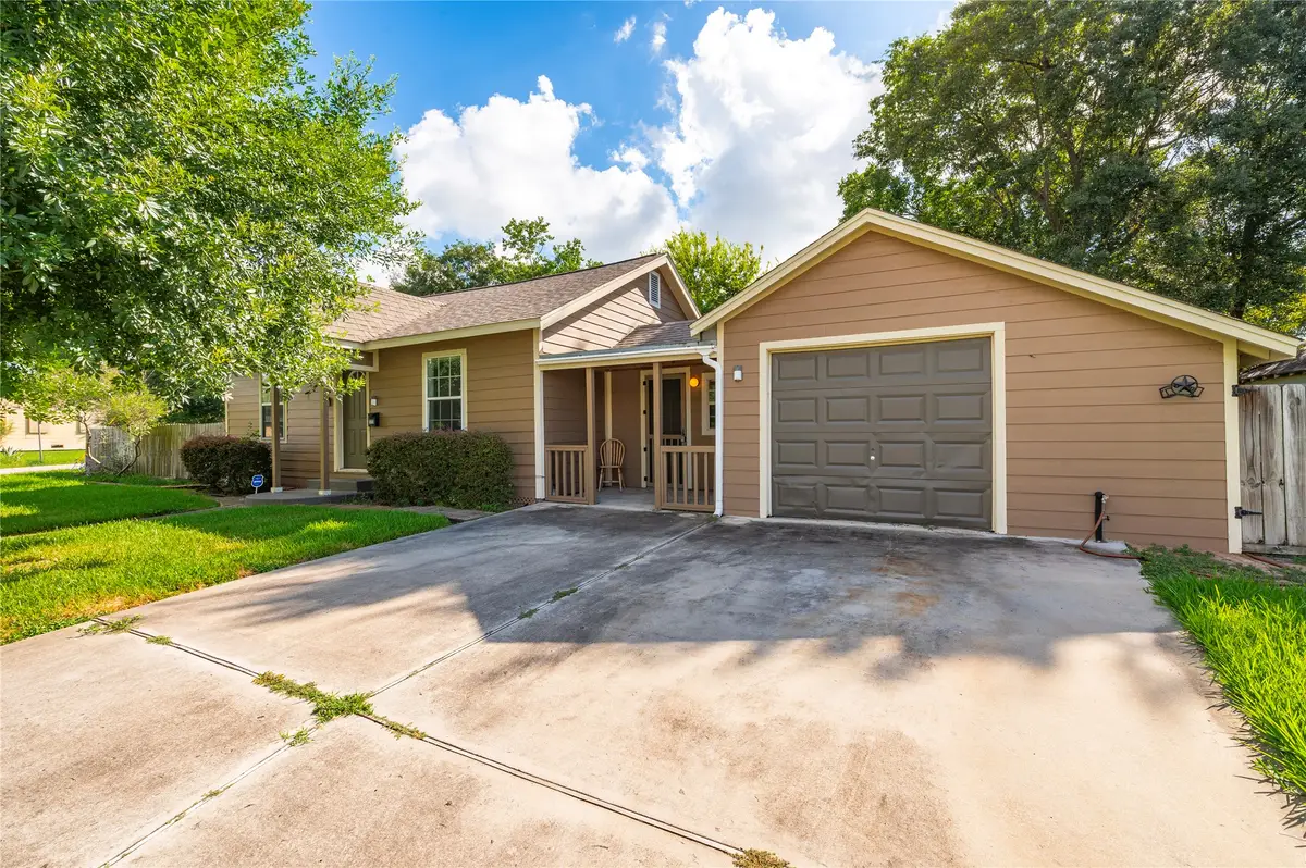322 N Logan Street, Texas City, TX 77590 - #1