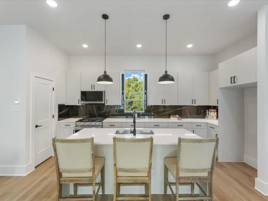 4709 Thornton Villas Lane, Houston, TX 77018 - Image #3