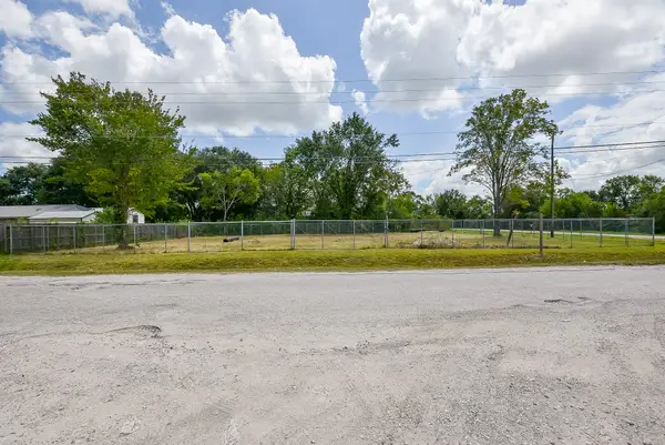 1902 Arizona Avenue, League City, TX 77573