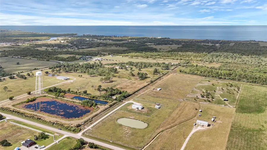 2105 Eagle Road, Anahuac, TX 77514 - #2