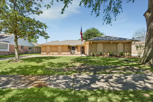 16427 Clearcrest Drive, Houston, TX 77059