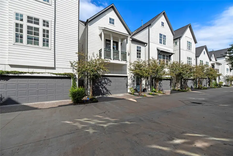 3402 Timbergrove Heights Street, Houston, TX 77008 - Image #2