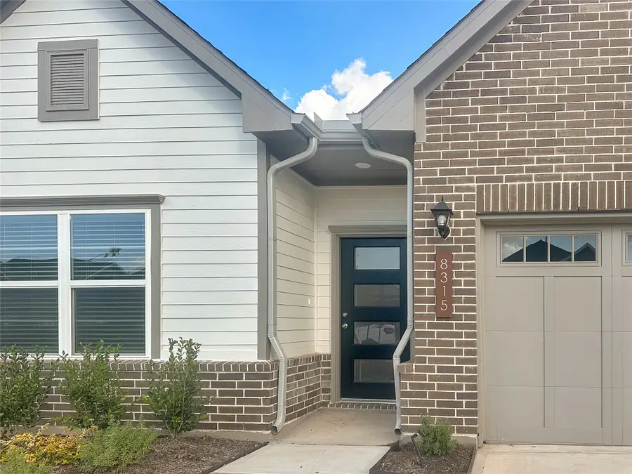 8315 Red Shiner Way, Fulshear, TX 77441 - Image #3