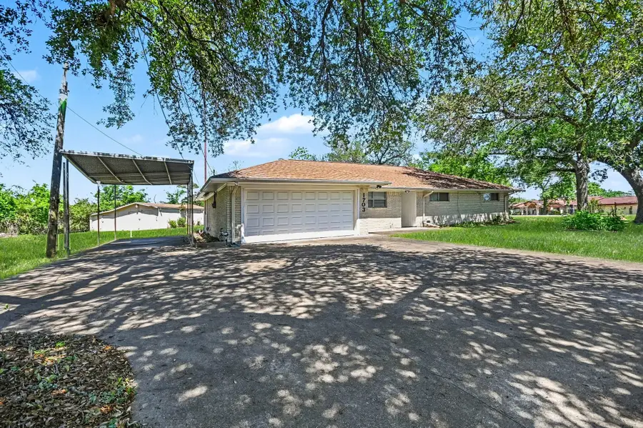 1703 Burnett Avenue, Baytown, TX 77520 - #3