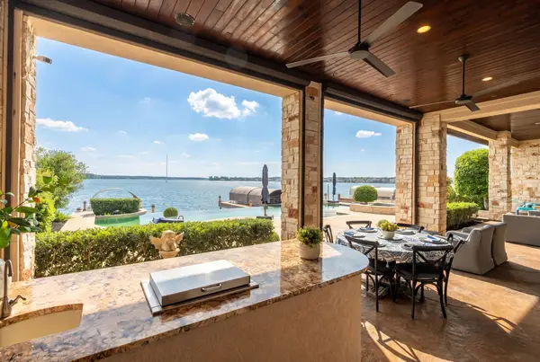 64 Benthaven W, Montgomery, TX 77356
