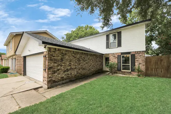 4900 Sandalwood Circle, Baytown, TX 77521