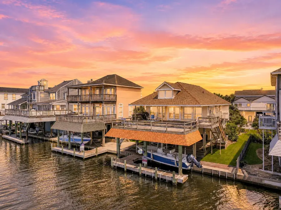 243 Isles End Road #RR2, Tiki Island, TX 77554 - #2