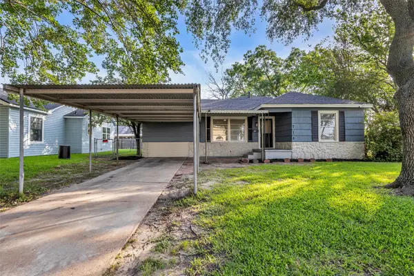 718 E Republic Avenue #1, Baytown, TX 77520