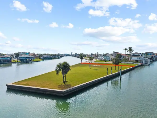 4205 Flamingo Way, Jamaica Beach, TX 77554