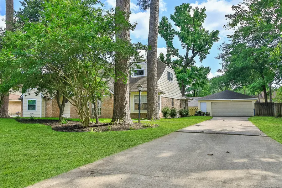 711 Rosewood Drive, Shenandoah, TX 77381 - Image #2