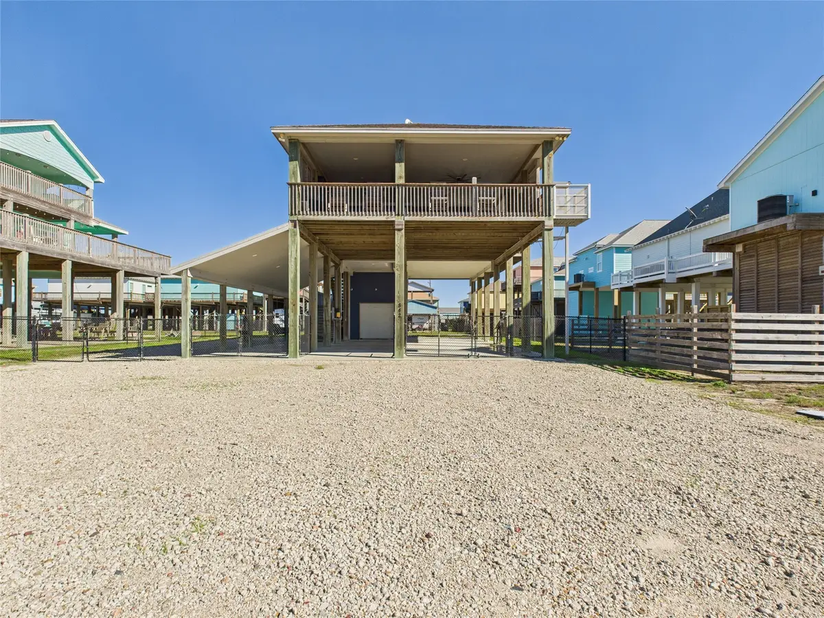 842 Main Street, Crystal Beach, TX 77650 - Image #1