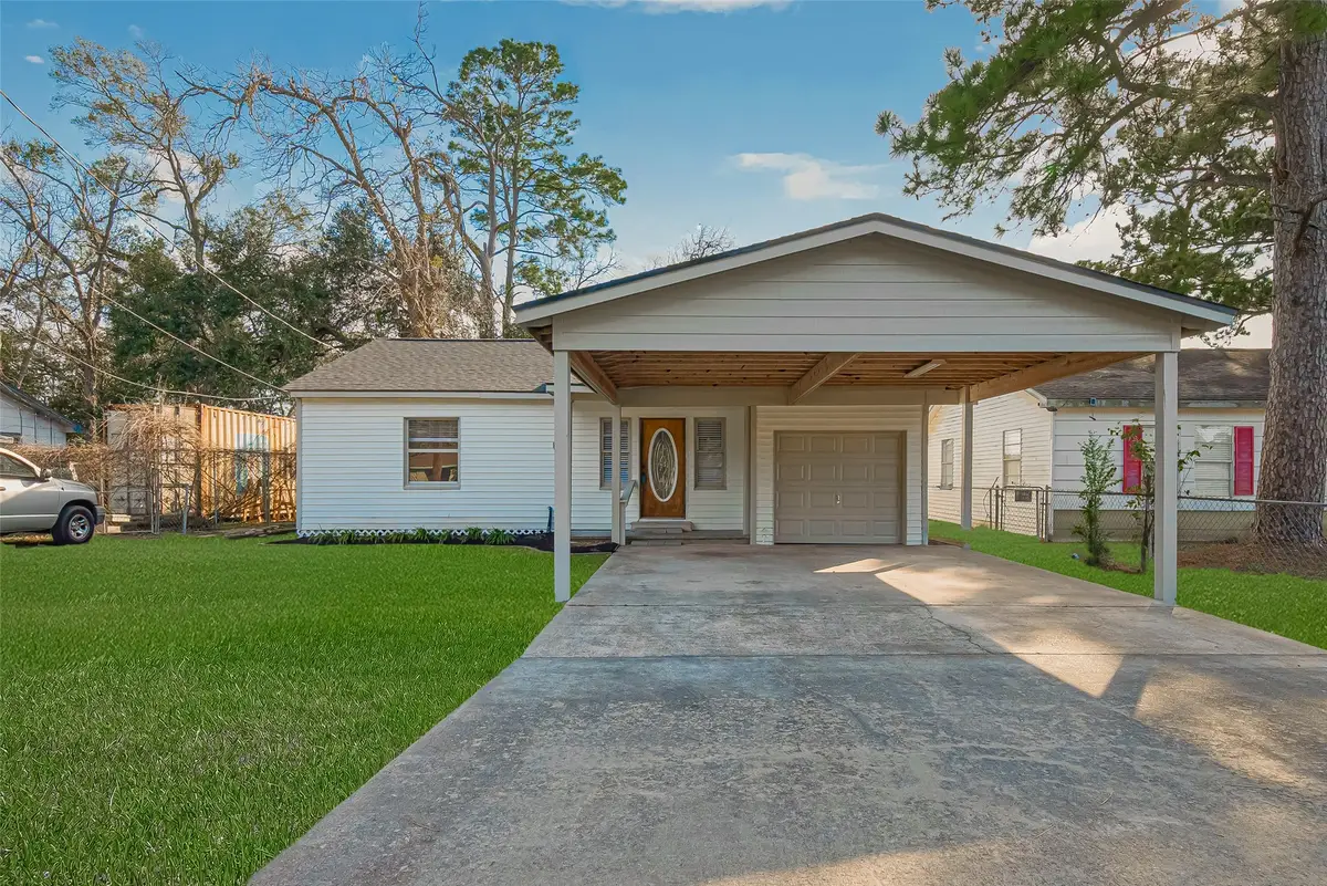 1719 W Sealy Street, Alvin, TX 77511 - Image #1