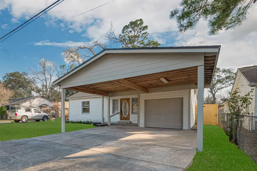 1719 W Sealy Street, Alvin, TX 77511 - Image #3