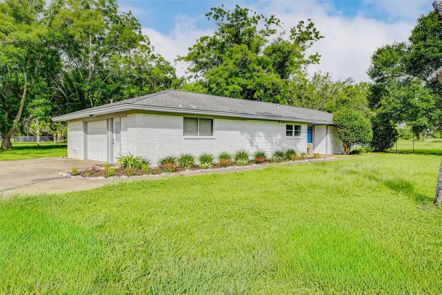 379 Hale Road, Bay City, TX 77414 - Image #2