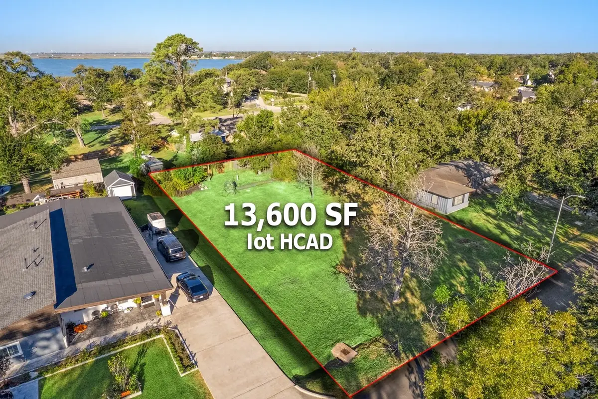 120 N Holly Drive, Baytown, TX 77520 - Image #1