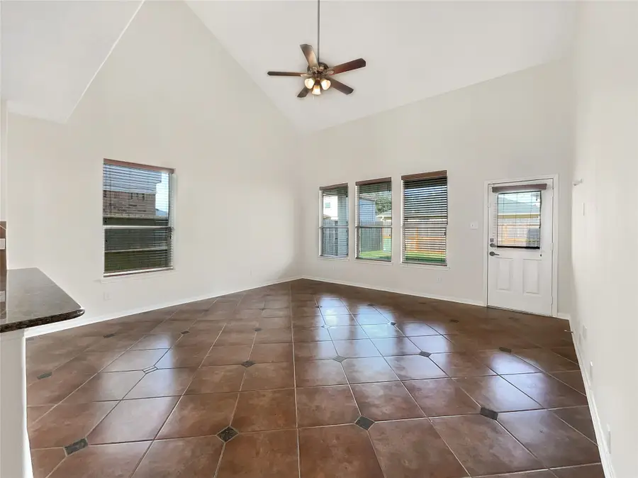 7 Huntington Bend Drive, Manvel, TX 77578 - Image #3