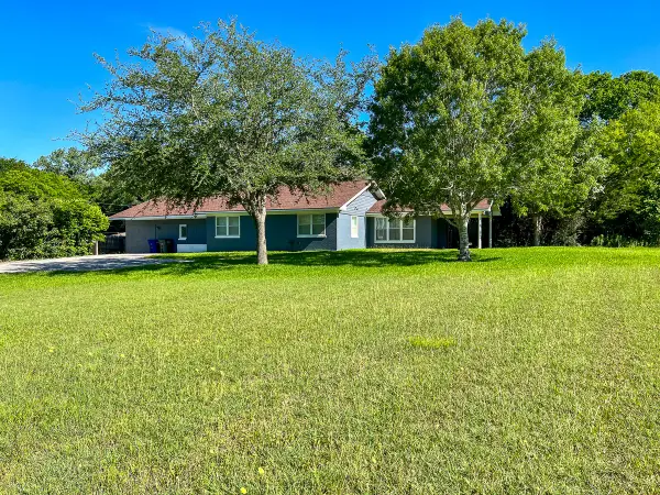 516 Roundabout Road, Huntsville, TX 77340
