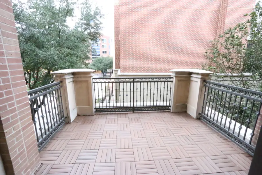 2299 Lone Star #327, Sugar Land, TX 77479 - Image #2