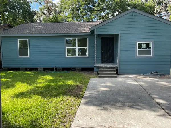 8166 Oak Knoll Lane, Houston, TX 77028