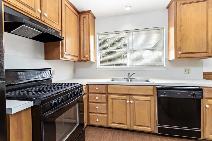 413 Gardenia Avenue, Orange, TX 77630 - Image #2