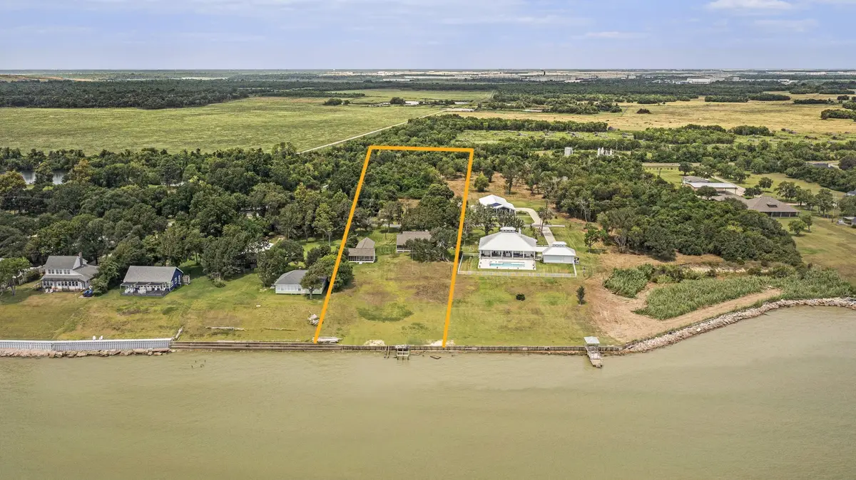 7414 Ocean Drive, Beach City, TX 77523 - Image #1