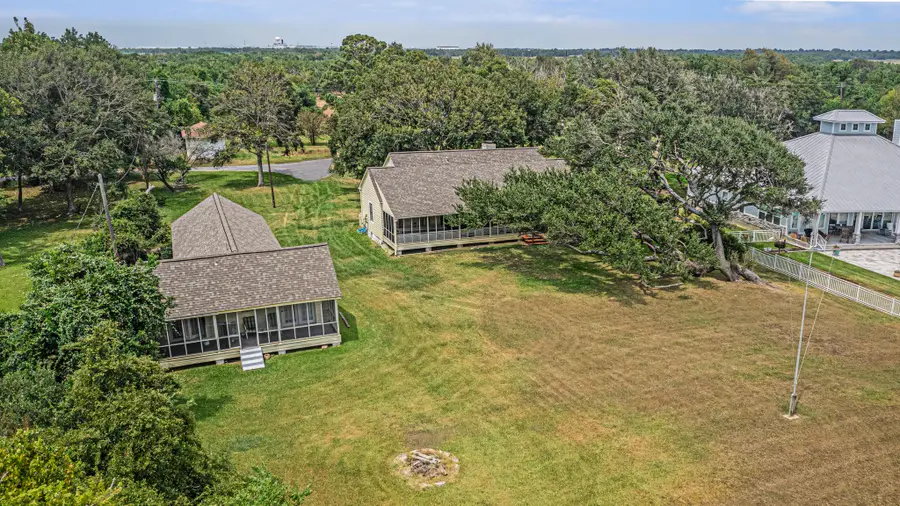 7414 Ocean Drive, Beach City, TX 77523 - Image #3