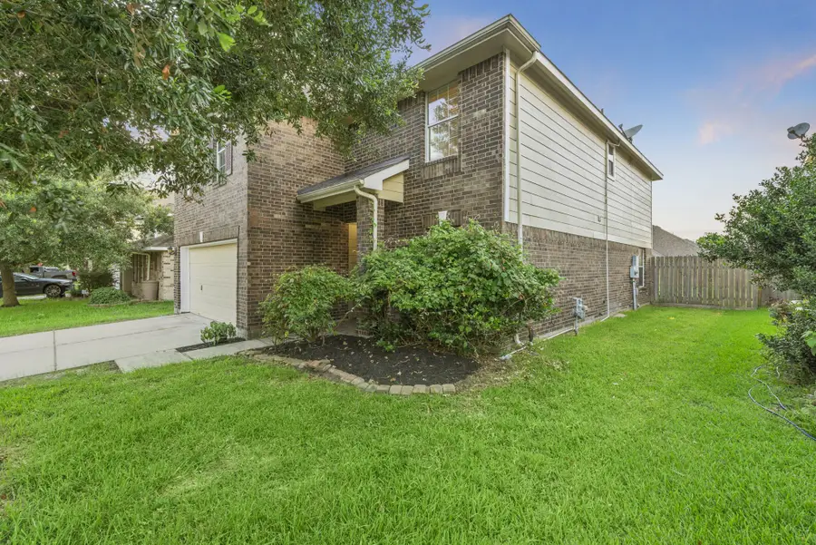 935 Sage Street, Baytown, TX 77521 - #2