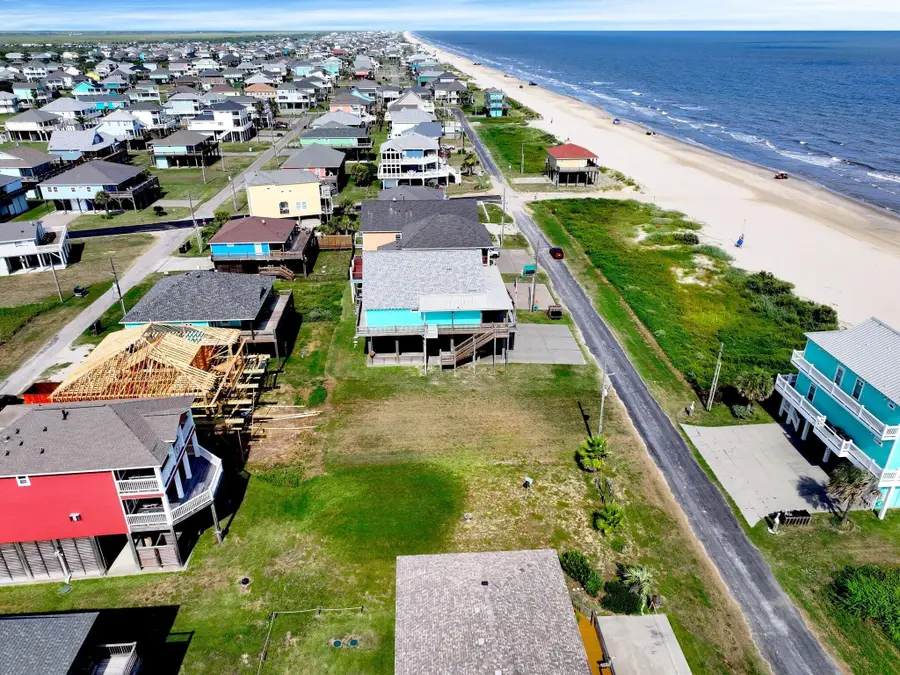 2585 Holiday Drive, Crystal Beach, TX 77650 - #2