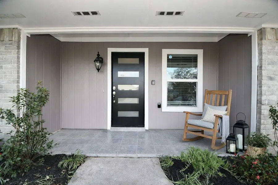 10519 Norton Drive, Houston, TX 77043 - Image #2