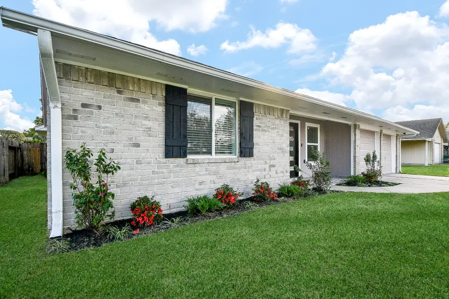 10519 Norton Drive, Houston, TX 77043 - Image #3