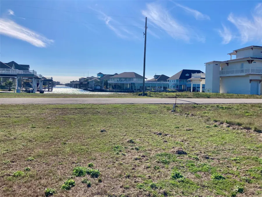 1270 Lagoon Drive, Crystal Beach, TX 77650 - Image #3