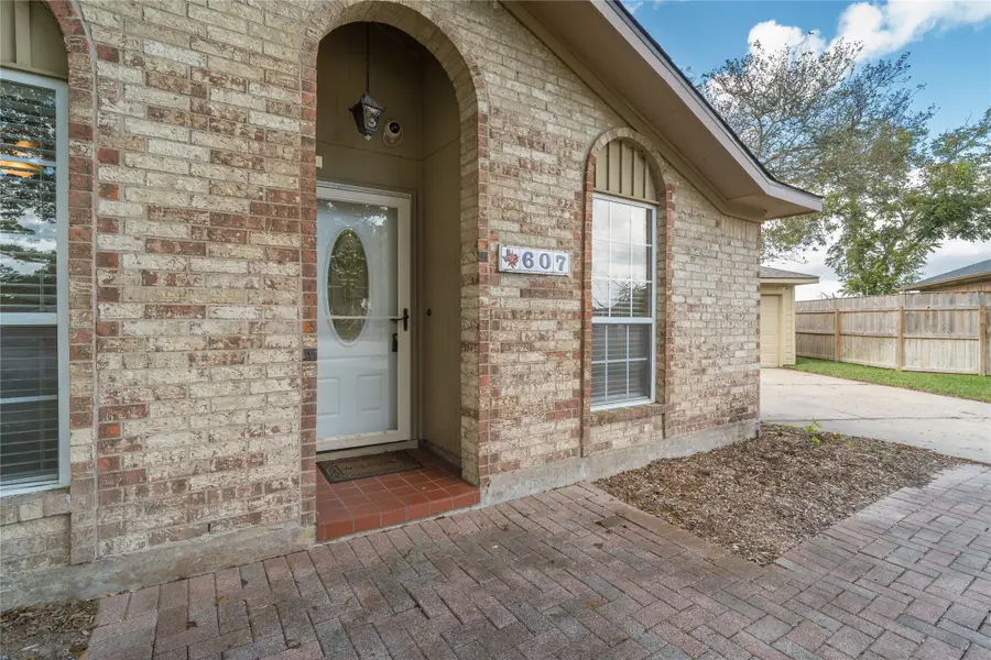 607 Francis Ct Court, League City, TX 77573 - Image #3