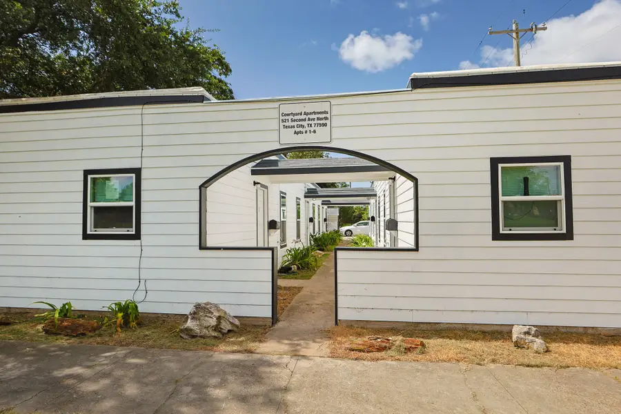 521 2nd Avenue N, Texas City, TX 77590 - #3