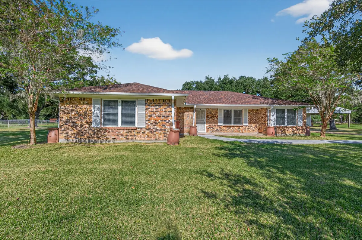 14 Kingswood Drive, Van Vleck, TX 77482 - Image #1