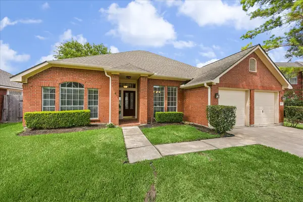 4135 N Nolan Place, Pearland, TX 77584