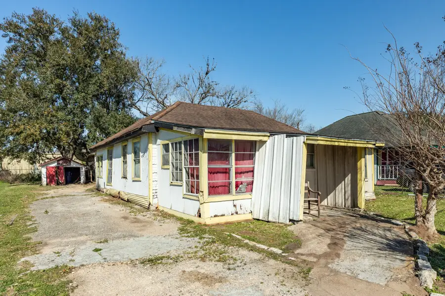 114 N 15th Street, West Columbia, TX 77486 - Image #2