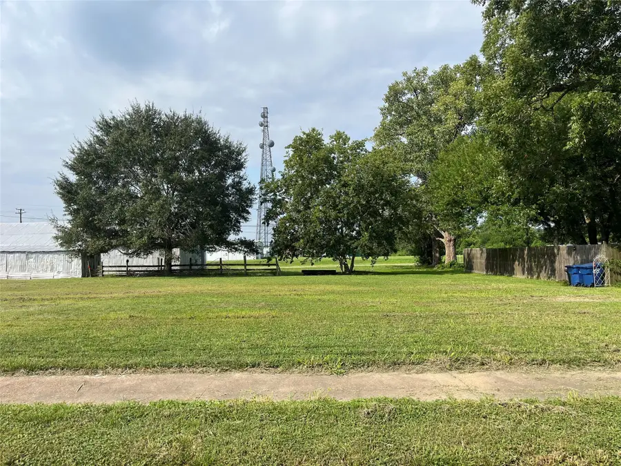 109 W Main Street, Eagle Lake, TX 77434 - Image #2