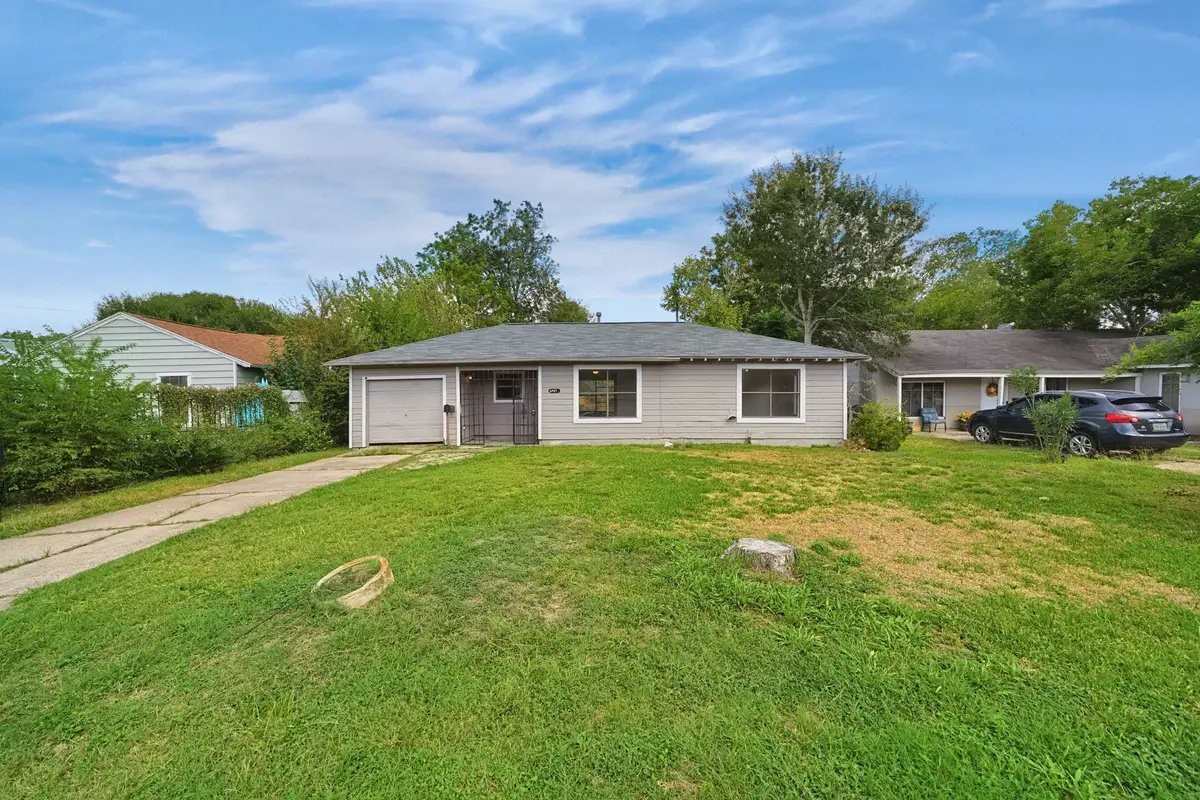 5851 Southtown Street, Houston, TX 77033 - #1