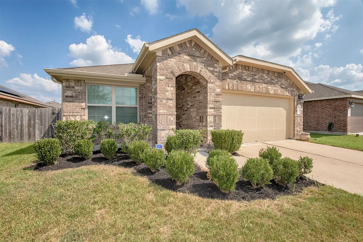 8215 Oakleaf Meadow Court, Rosharon, TX 77583 - #1