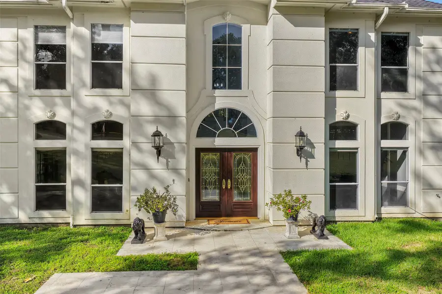 221 Heritage Trail N, Bellville, TX 77418 - #2