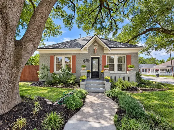 415 N Avenue D, Humble, TX 77338