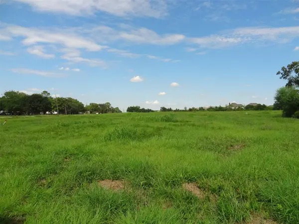 19419 Old Galveston Road, Webster, TX 77598