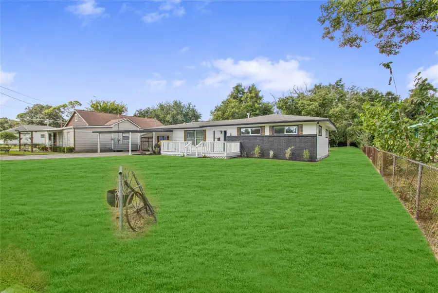 1118 Lake Road, La Marque, TX 77568 - #3