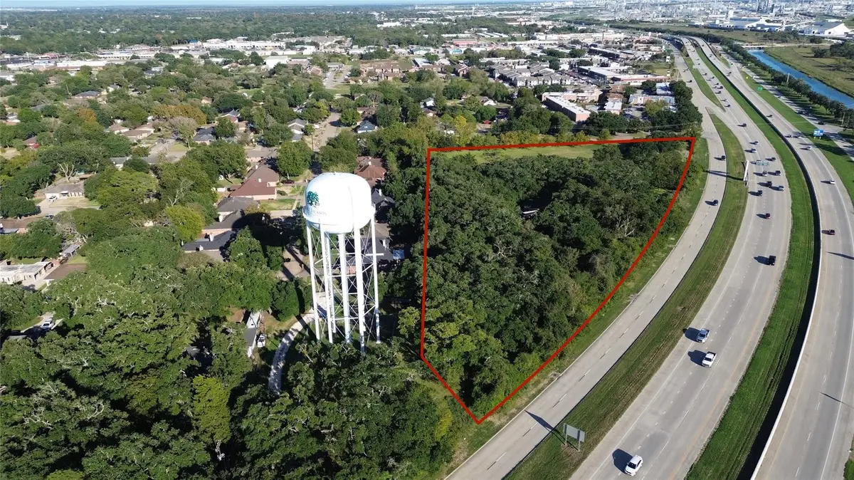 116 Balsam Street, Lake Jackson, TX 77566 - Image #1