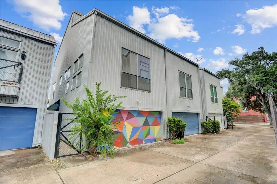 2720 Chenevert Street, Houston, TX 77004 - Image #3