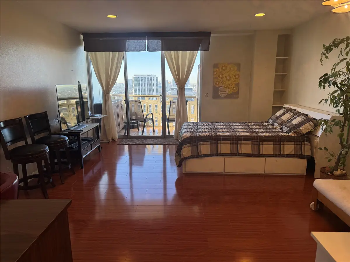 2016 Main Street #2510, Houston, TX 77002 - Image #1