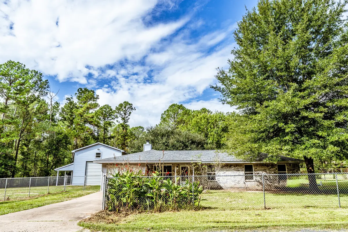 18 Main Street, Huntsville, TX 77340 - #1