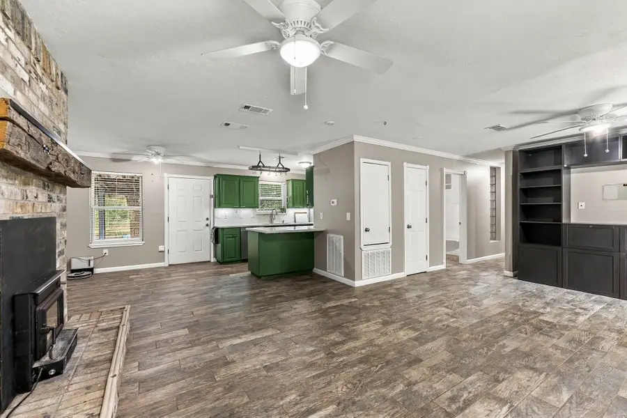 18 Main Street, Huntsville, TX 77340 - #3