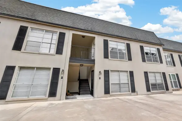 1800 Stoney Brook Drive #30, Houston, TX 77063